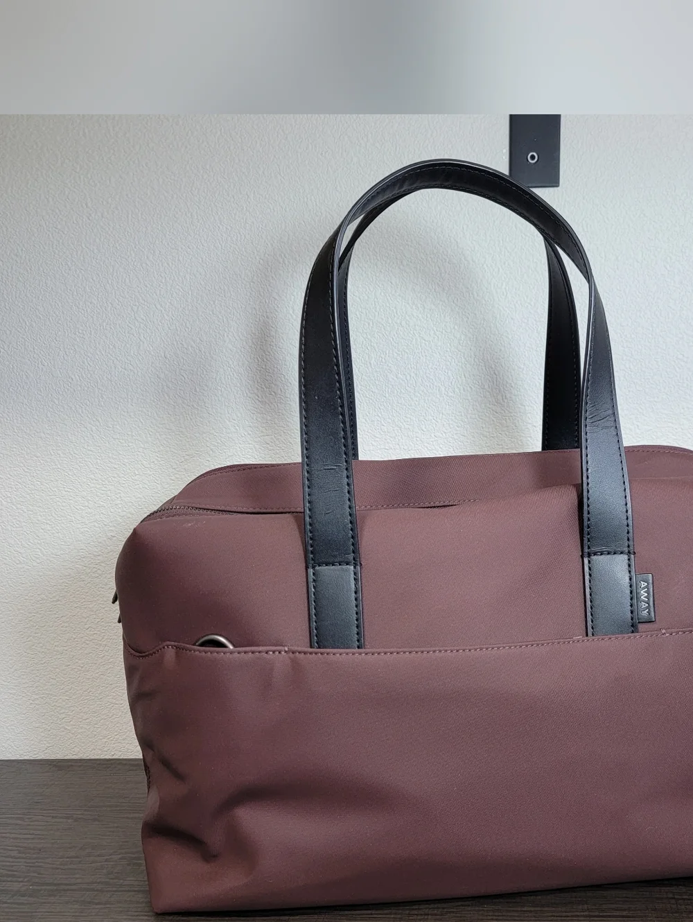 Away The Everywhere Bag In Burgandy No Shoulder Strap - Picture 3 of 10